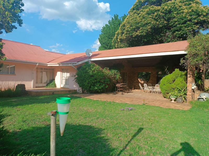 5 Bedroom Property for Sale in Parys Free State